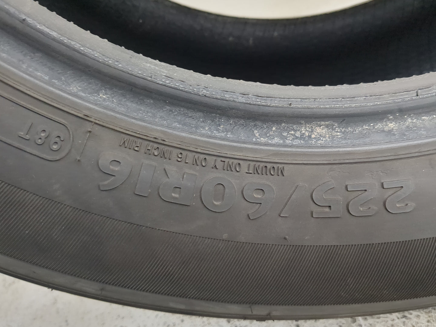 Used Tire 225/60R16 MULTI-MILE GRAND TOUR LS 98T - Tread Depth 13/32 - Oemusedautoparts1.com