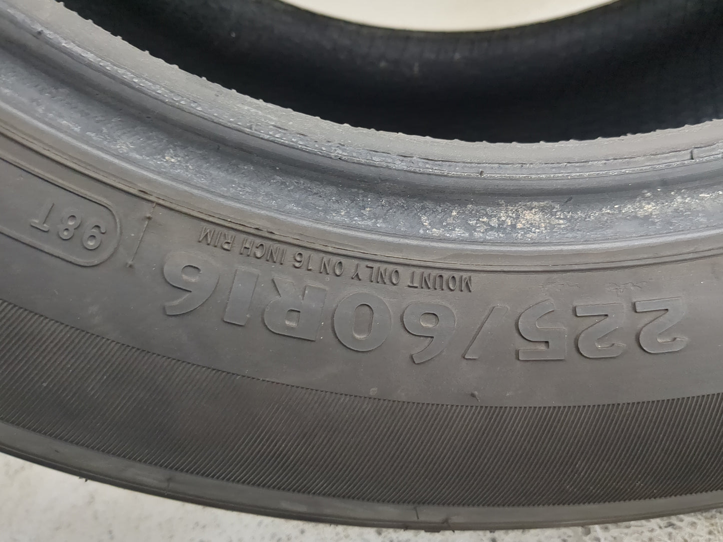 Used Tire 225/60R16 MULTI-MILE GRAND TOUR LS 98T - Tread Depth 13/32 - Oemusedautoparts1.com