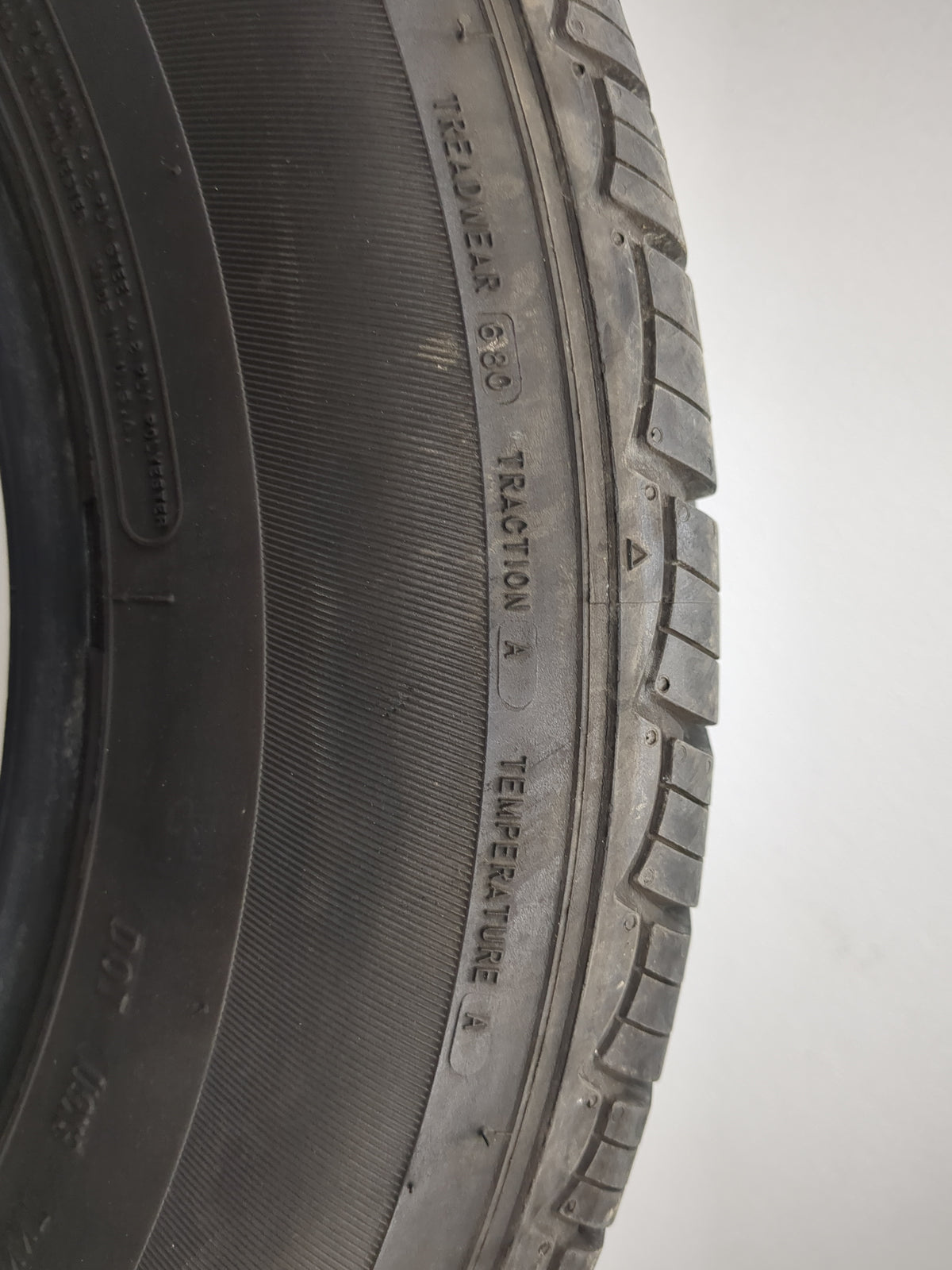 Used Tire 225/60R16 MULTI-MILE GRAND TOUR LS 98T - Tread Depth 13/32 - Oemusedautoparts1.com