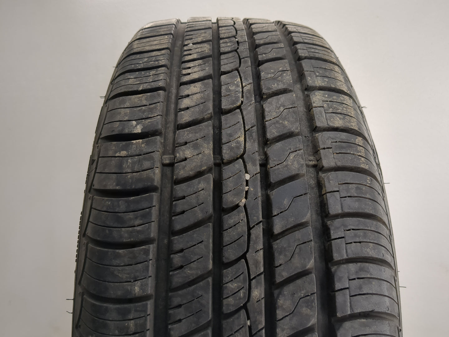 Used Tire 225/60R16 MULTI-MILE GRAND TOUR LS 98T - Tread Depth 13/32 - Oemusedautoparts1.com