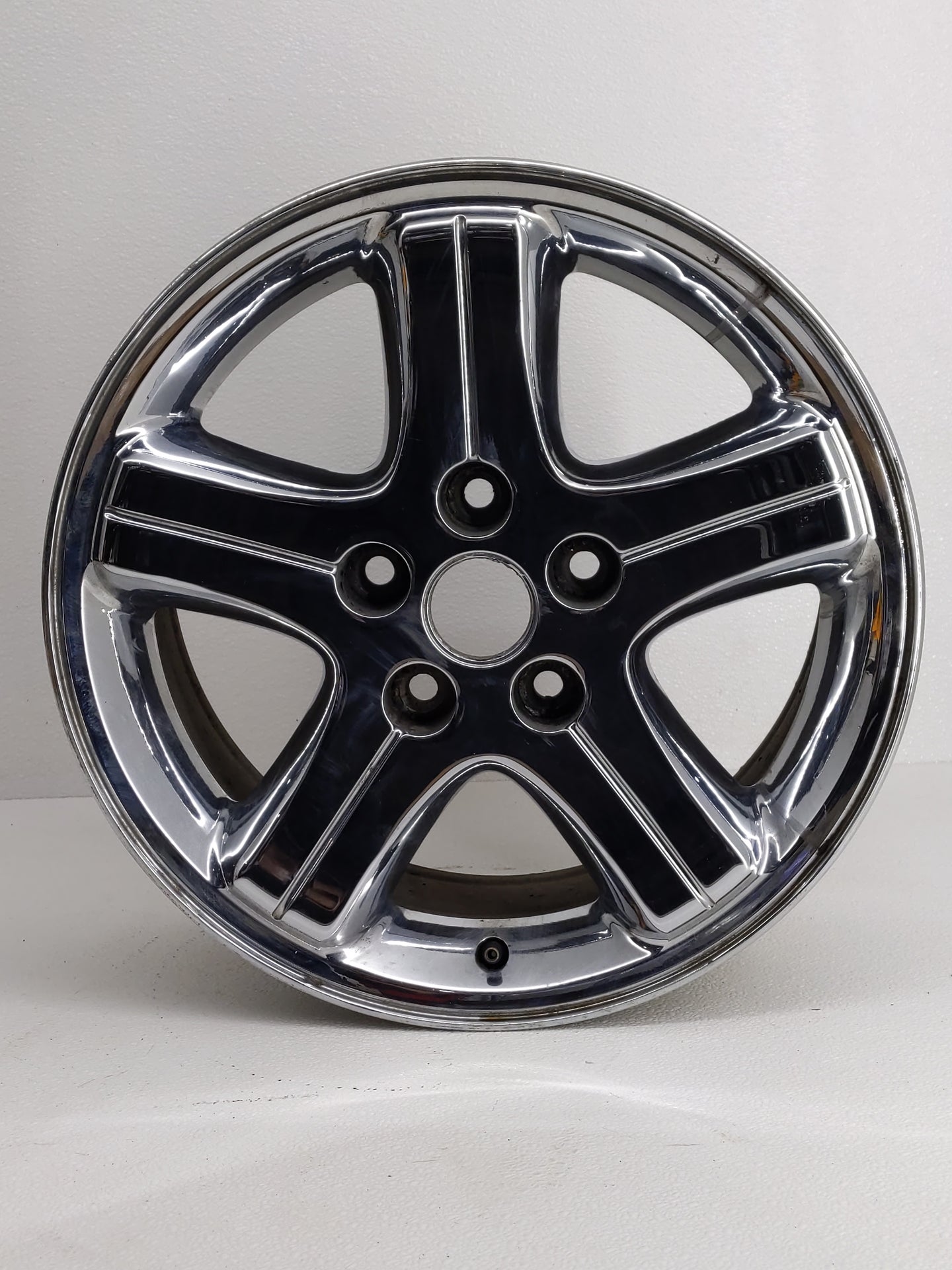 2002-2004 Dodge Intrepid Oem Wheel Rim 802222 - Oemusedautoparts1.com