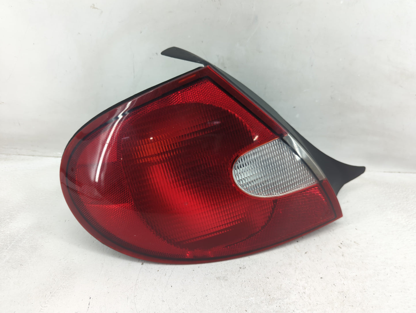 2000-2002 Dodge Neon Tail Light Assembly Driver Left OEM P/N:5288527 3916-03A Fits Fits 2000 2001 2002 OEM Used Auto Parts -