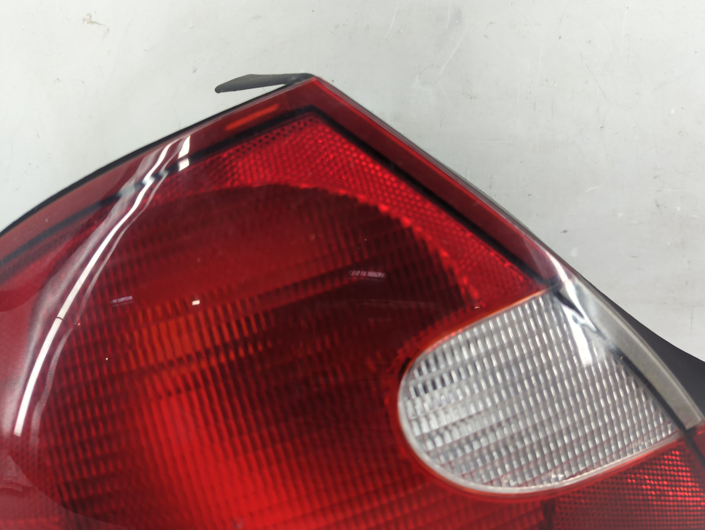 2000-2002 Dodge Neon Tail Light Assembly Driver Left OEM P/N:5288527 3916-03A Fits Fits 2000 2001 2002 OEM Used Auto Parts -