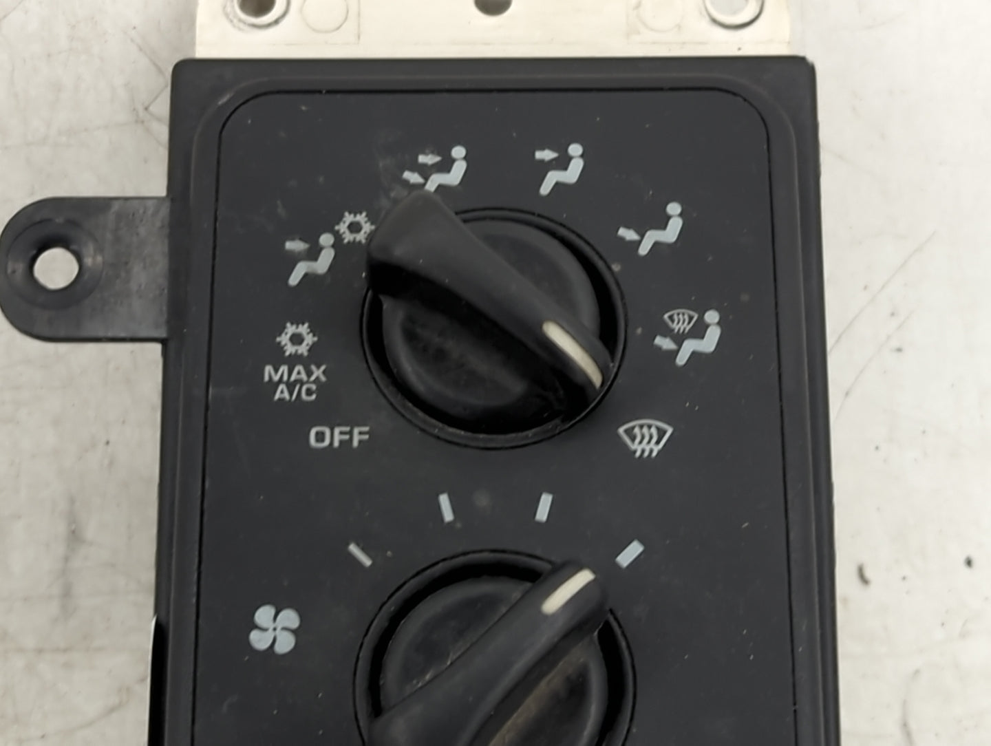 2002 Dodge Ram 1500 Climate Control Module Temperature AC/Heater Replacement P/N:55056702AD Fits OEM Used Auto Parts - Oemus