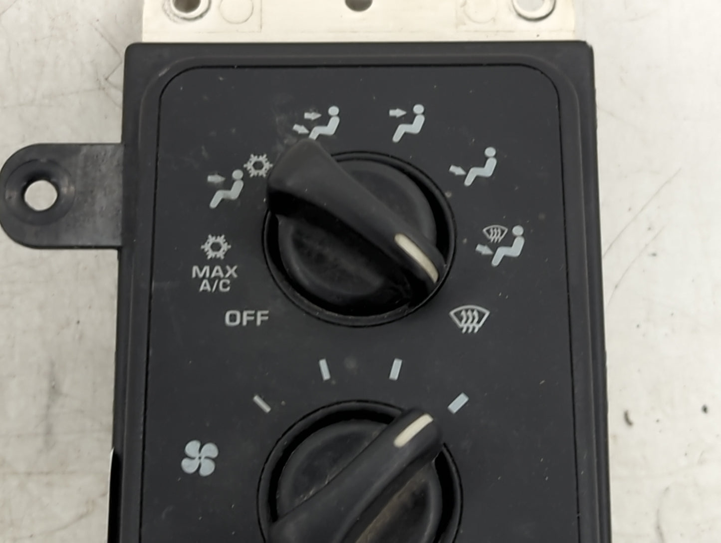 2002 Dodge Ram 1500 Climate Control Module Temperature AC/Heater Replacement P/N:55056702AD Fits OEM Used Auto Parts - Oemus