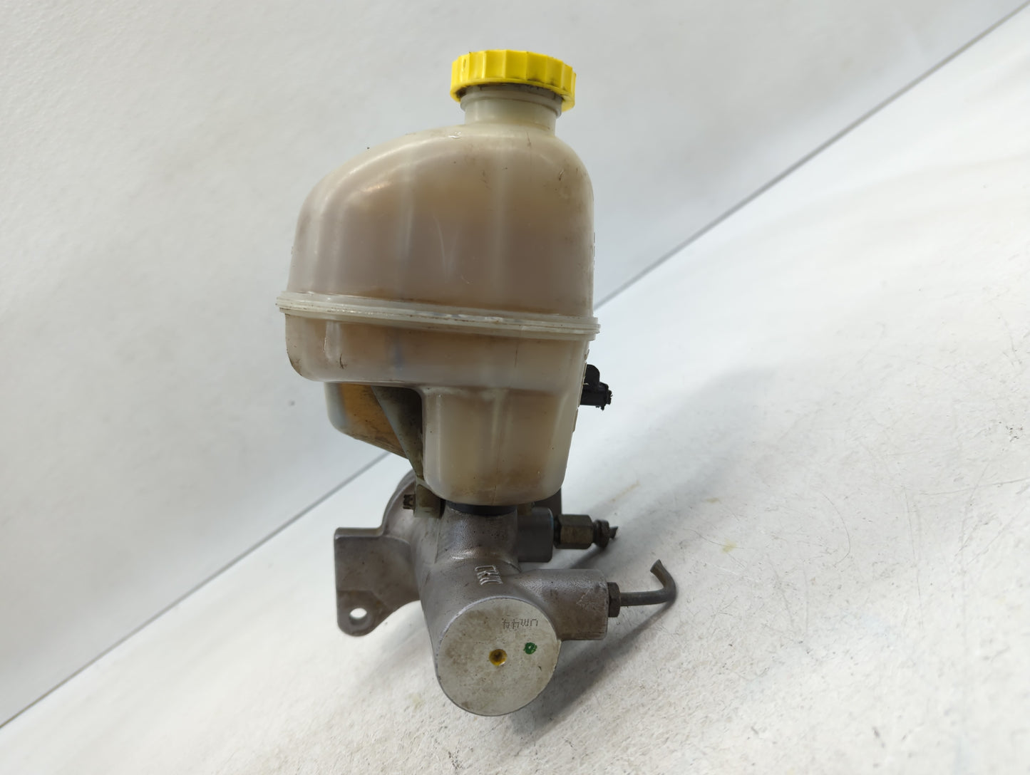 2002-2005 Dodge Ram 1500 Brake Master Cylinder - Oemusedautoparts1.com