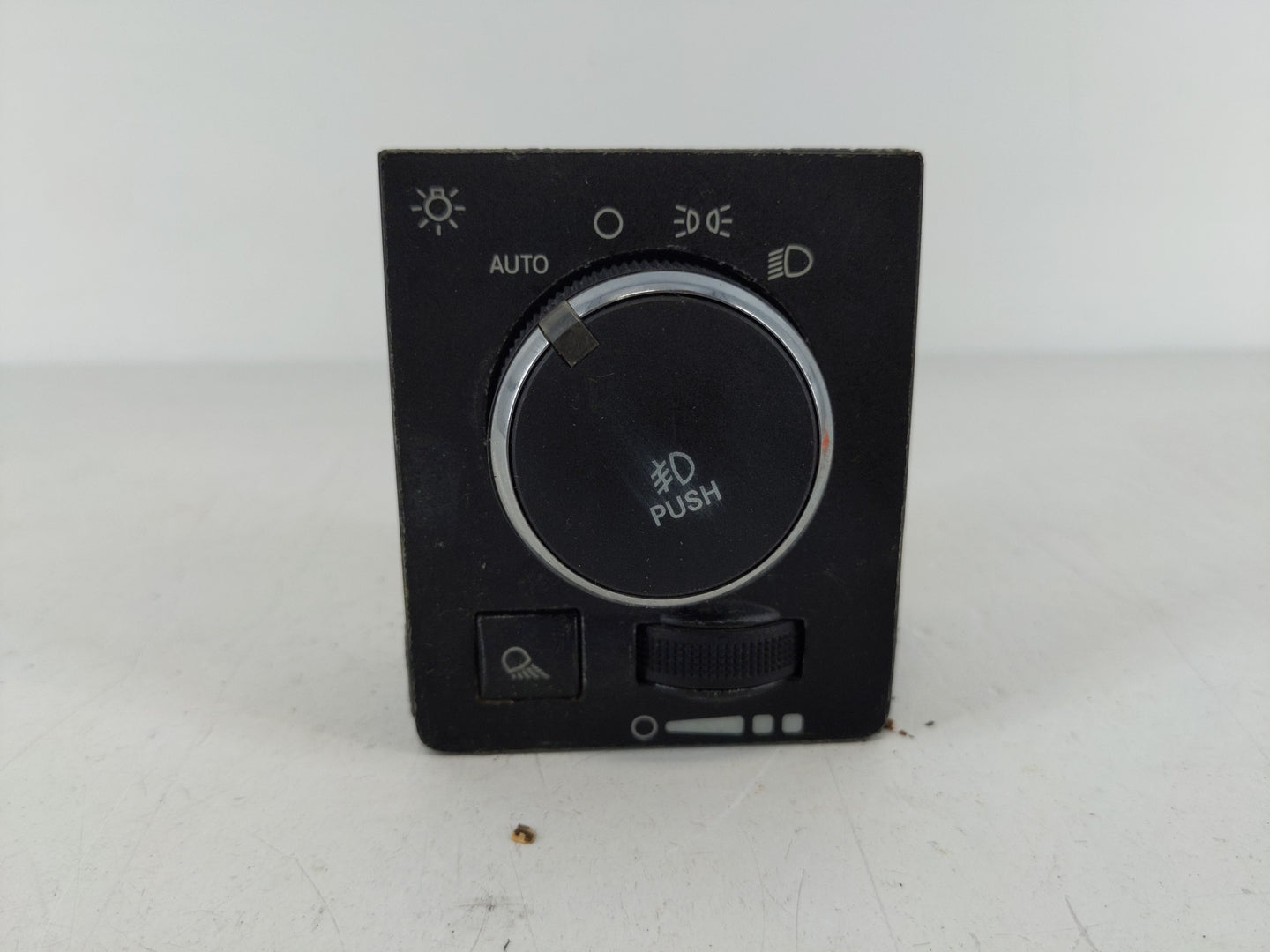 2002 Dodge Ram 2500 Headlight Lamp Control Switch - Oemusedautoparts1.com