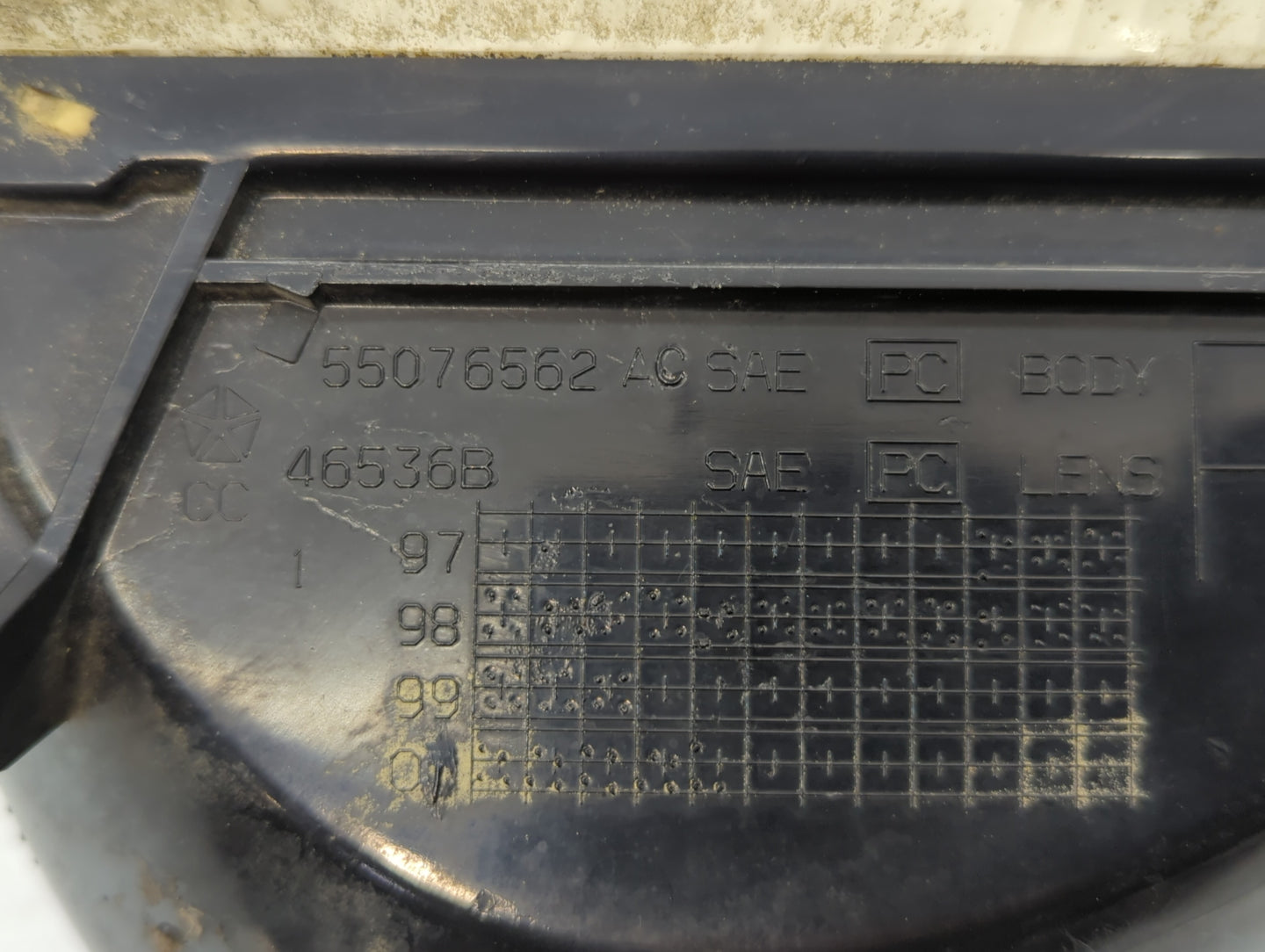 Dodge Ram 3500 Van Passenger Right Oem Head Light Headlight Lamp - Oemusedautoparts1.com