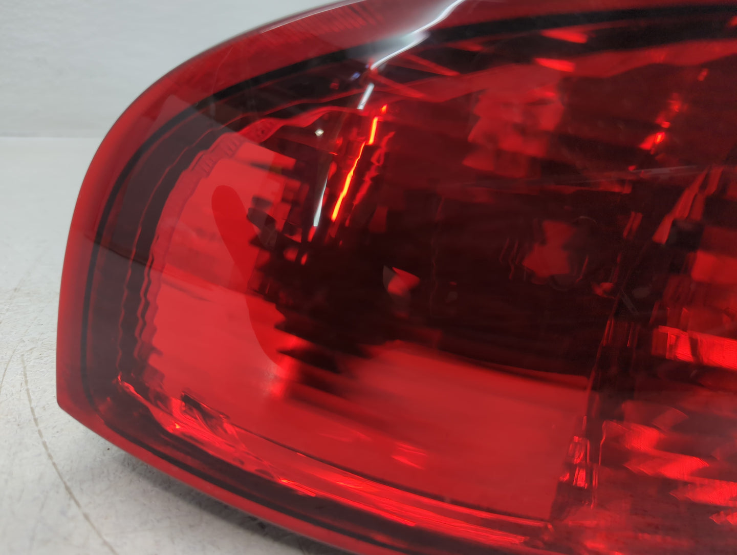 2001-2006 Dodge Stratus Tail Light Assembly Driver Left OEM P/N:11-5892-01-1A 06101410 Fits Fits 2001 2002 2003 2004 2005 20
