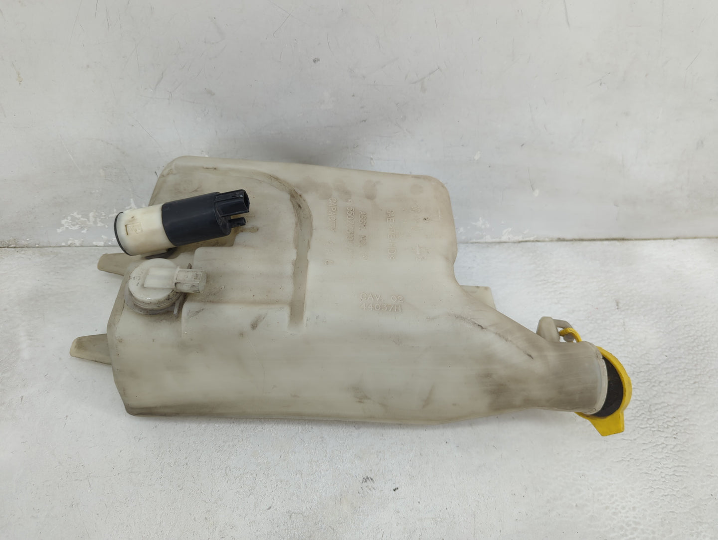 2000-2002 Dodge Ram 1500 Windshield Washer Fluid Reservoir Bottle Oem - Oemusedautoparts1.com