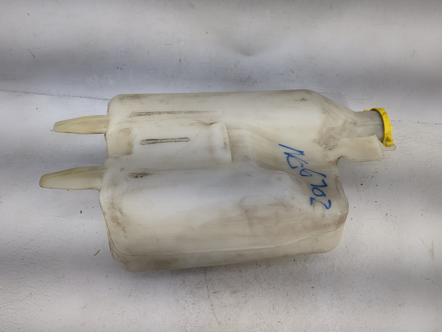 2000-2002 Dodge Ram 1500 Windshield Washer Fluid Reservoir Bottle 1482181 - Oemusedautoparts1.com