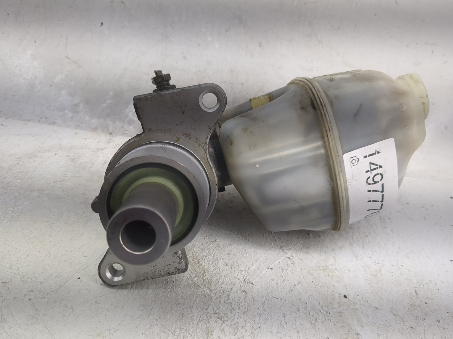 2002-2005 Dodge Ram 1500 Brake Master Cylinder 1497770 - Oemusedautoparts1.com
