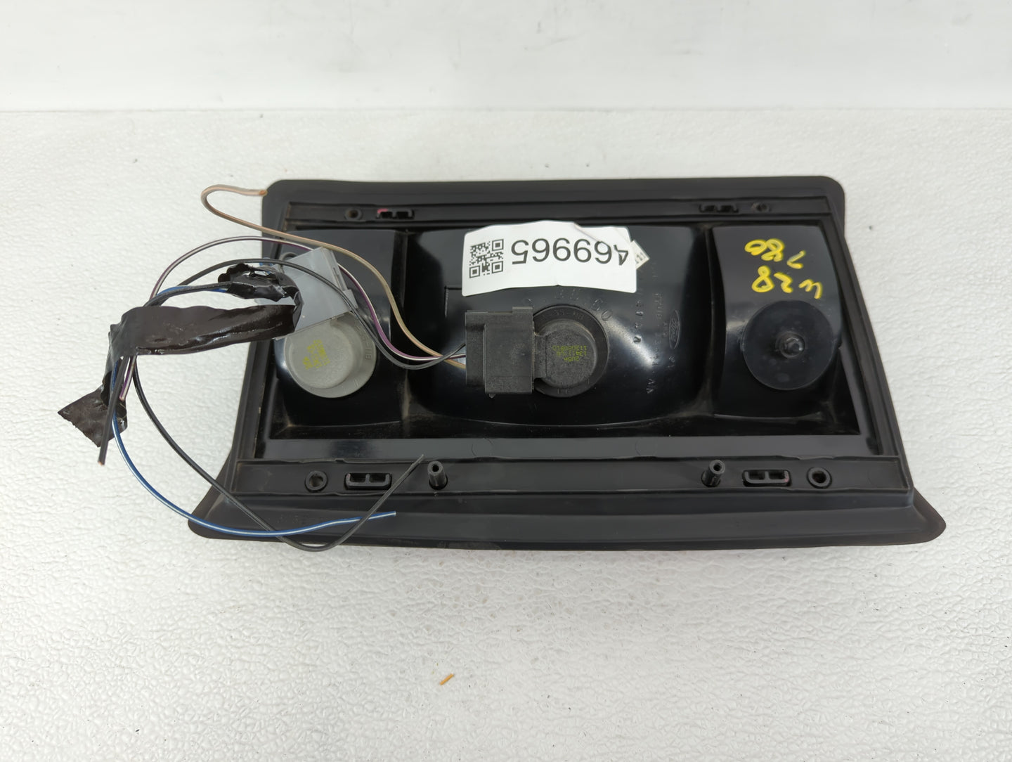 1995-2004 Ford E-150 Tail Light Assembly Driver Left OEM P/N:F7UB-13441-AA Fits OEM Used Auto Parts - Oemusedautoparts1.com