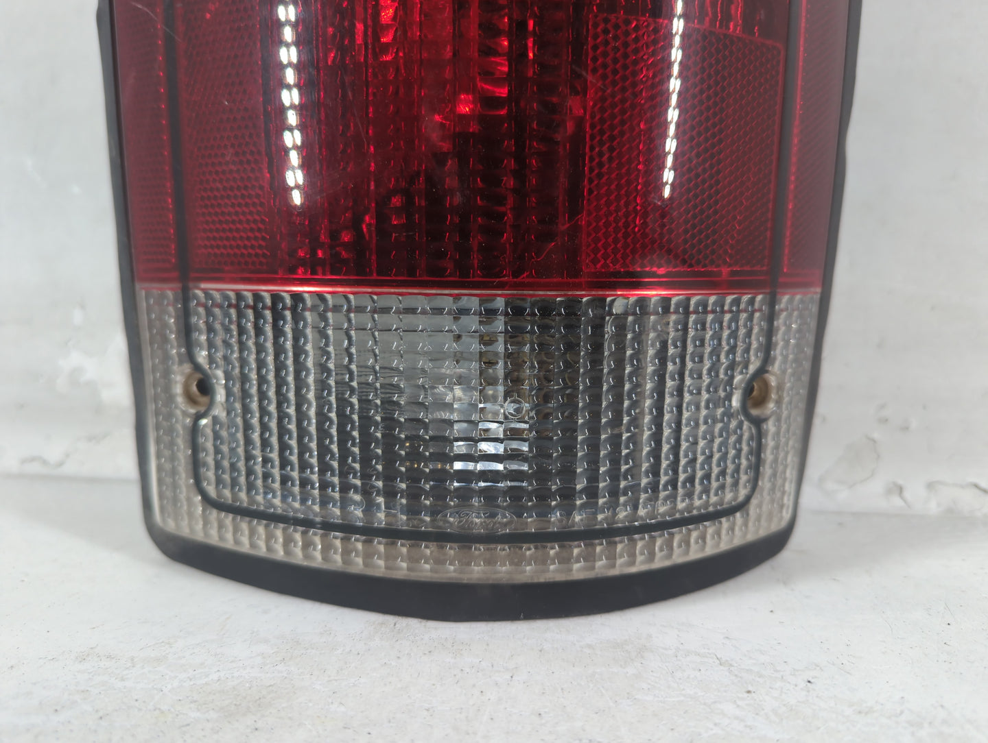 1995-2002 Ford E-350 Econoline Tail Light Assembly Passenger Right OEM P/N:F7UB-13440-AA Fits OEM Used Auto Parts - Oemuseda