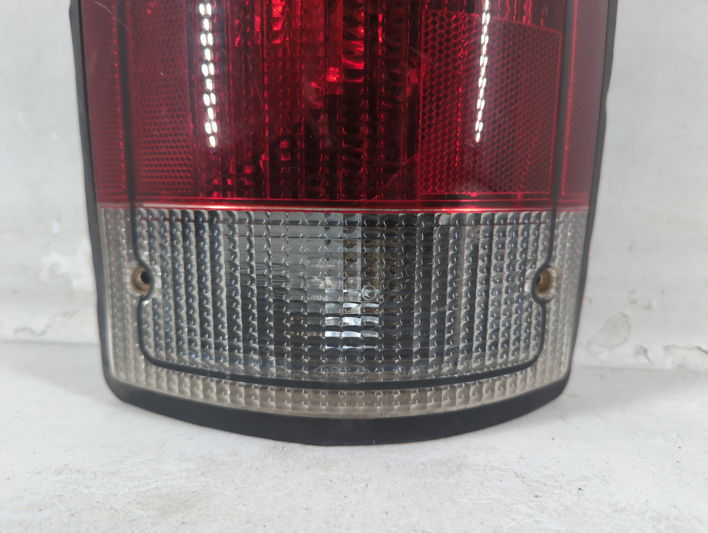 1995-2002 Ford E-350 Econoline Tail Light Assembly Passenger Right OEM P/N:F7UB-13440-AA Fits OEM Used Auto Parts - Oemuseda