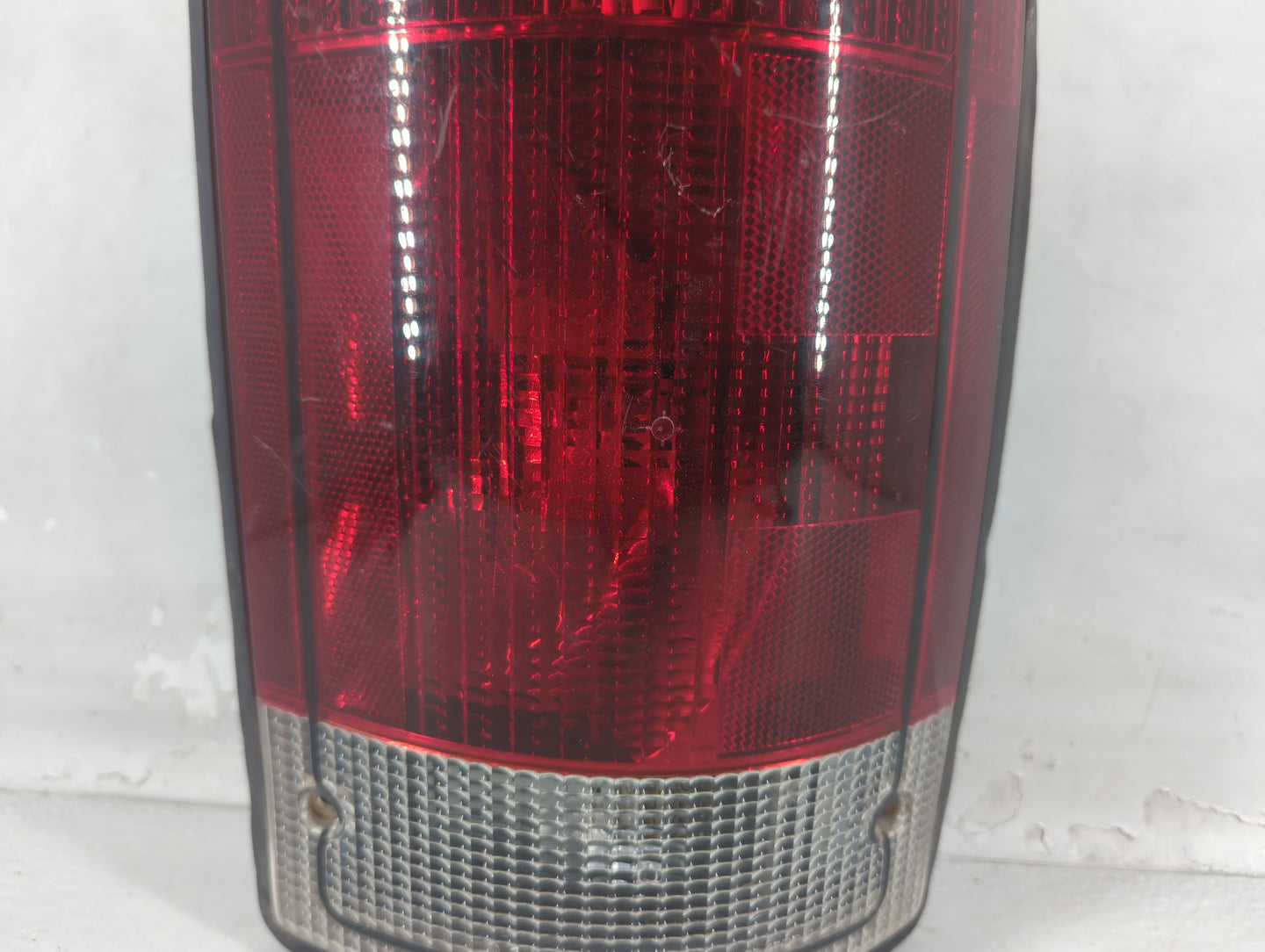 1995-2002 Ford E-350 Econoline Tail Light Assembly Passenger Right OEM P/N:F7UB-13440-AA Fits OEM Used Auto Parts - Oemuseda