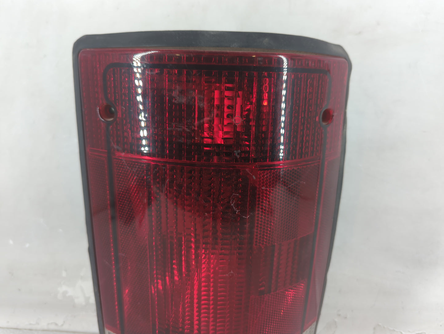 1995-2002 Ford E-350 Econoline Tail Light Assembly Passenger Right OEM P/N:F7UB-13440-AA Fits OEM Used Auto Parts - Oemuseda