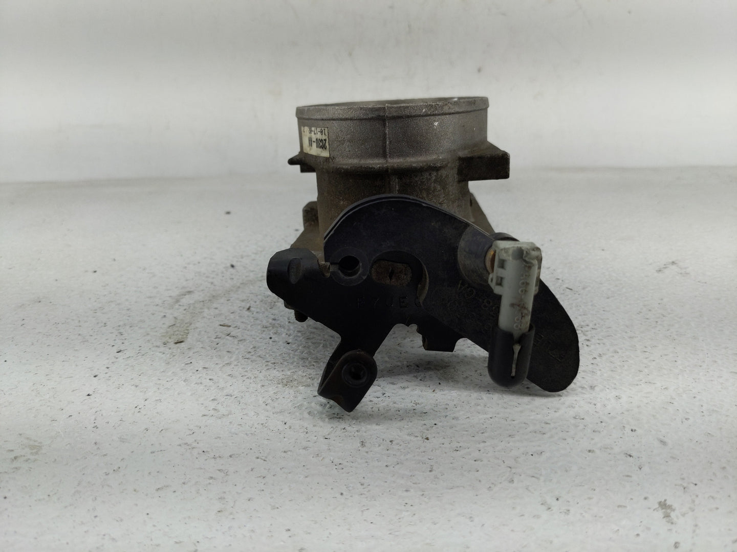 2002 Ford Econoline Throttle Body P/N:F4SF 98989 Fits OEM Used Auto Parts - Oemusedautoparts1.com