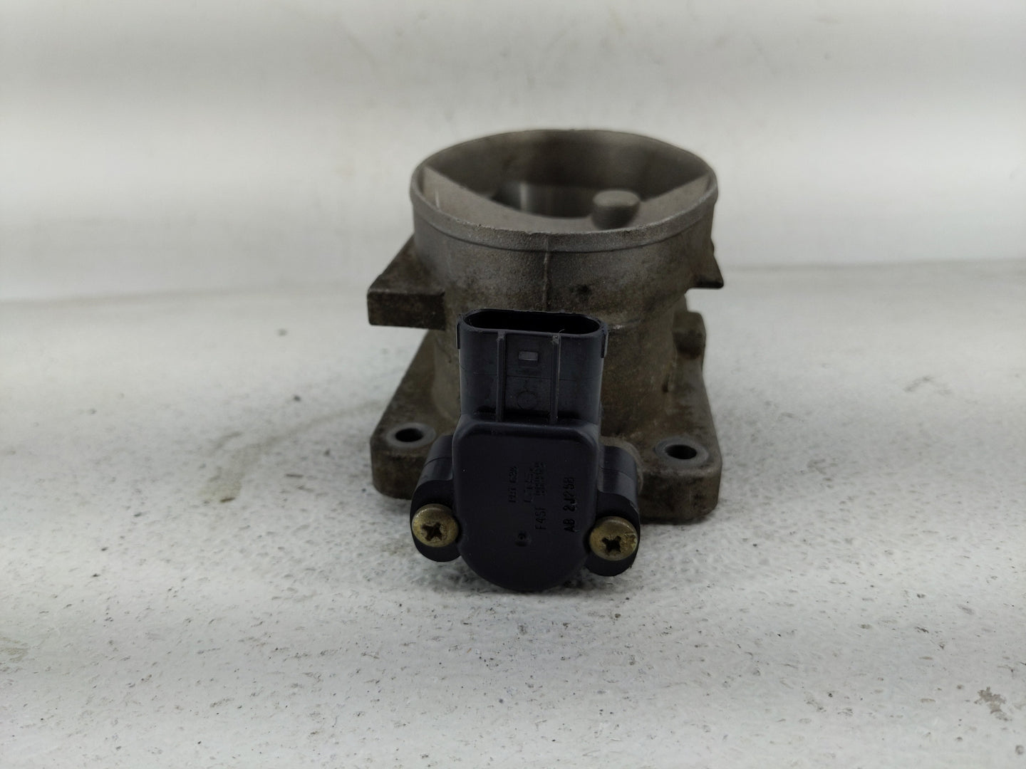 2002 Ford Econoline Throttle Body P/N:F4SF 98989 Fits OEM Used Auto Parts - Oemusedautoparts1.com