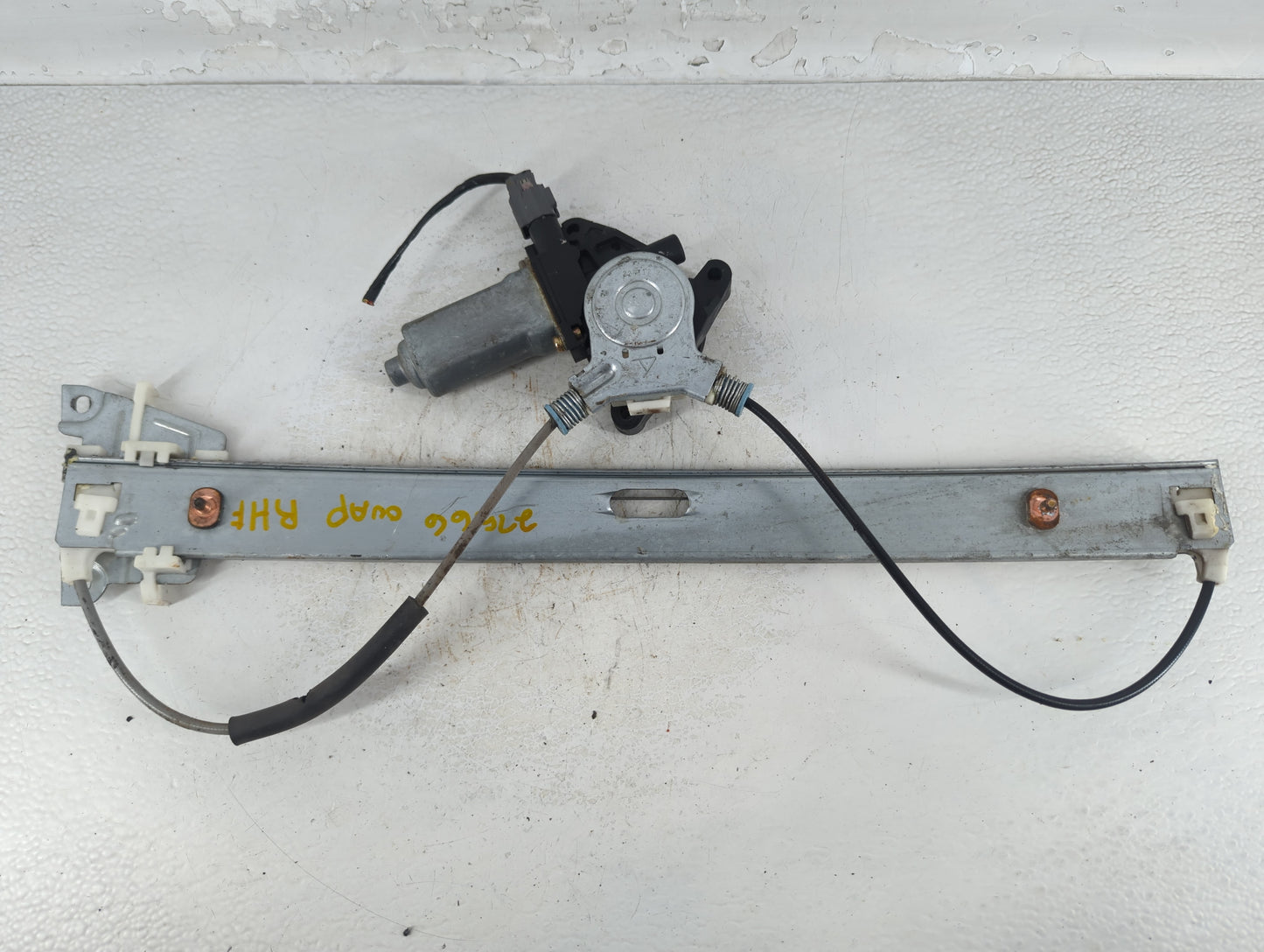 2001-2007 Ford Escape Passenger Rear Right Power Window Motor - Oemusedautoparts1.com