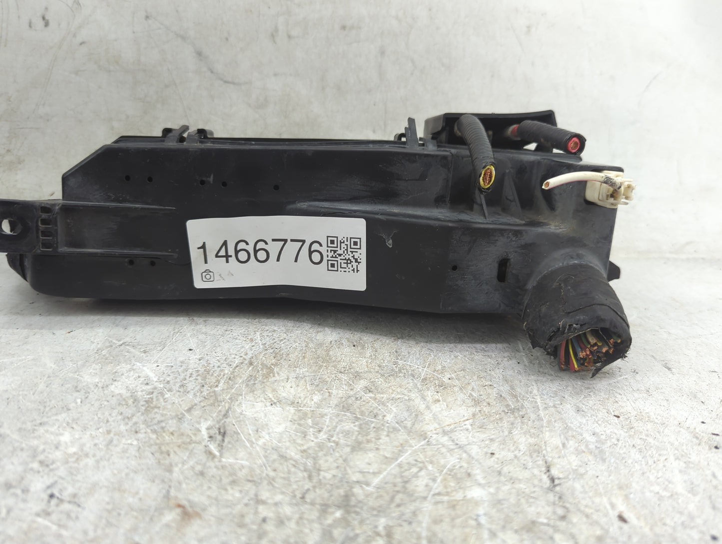 2001-2004 Ford Escape Fusebox Fuse Box Panel Relay Module Fits Fits 2001 2002 2003 2004 OEM Used Auto Parts - Oemusedautopar