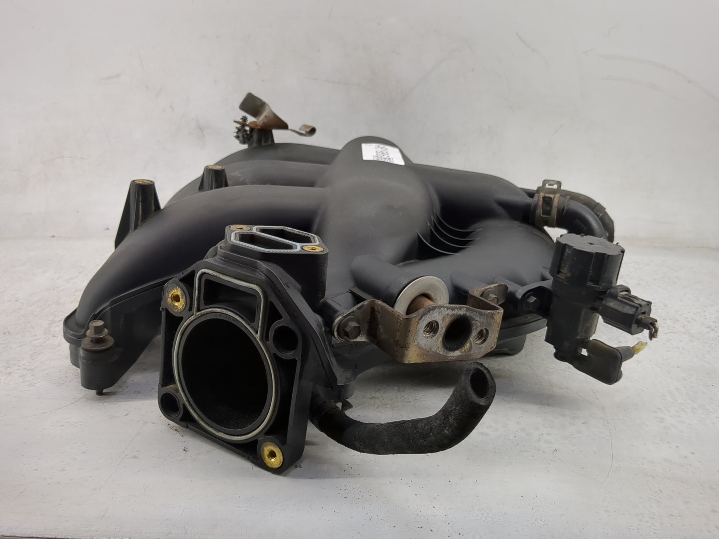 2002 Ford Escape Air Intake Manifold P/N:XL8E-9424-CD Fits OEM Used Auto Parts - Oemusedautoparts1.com