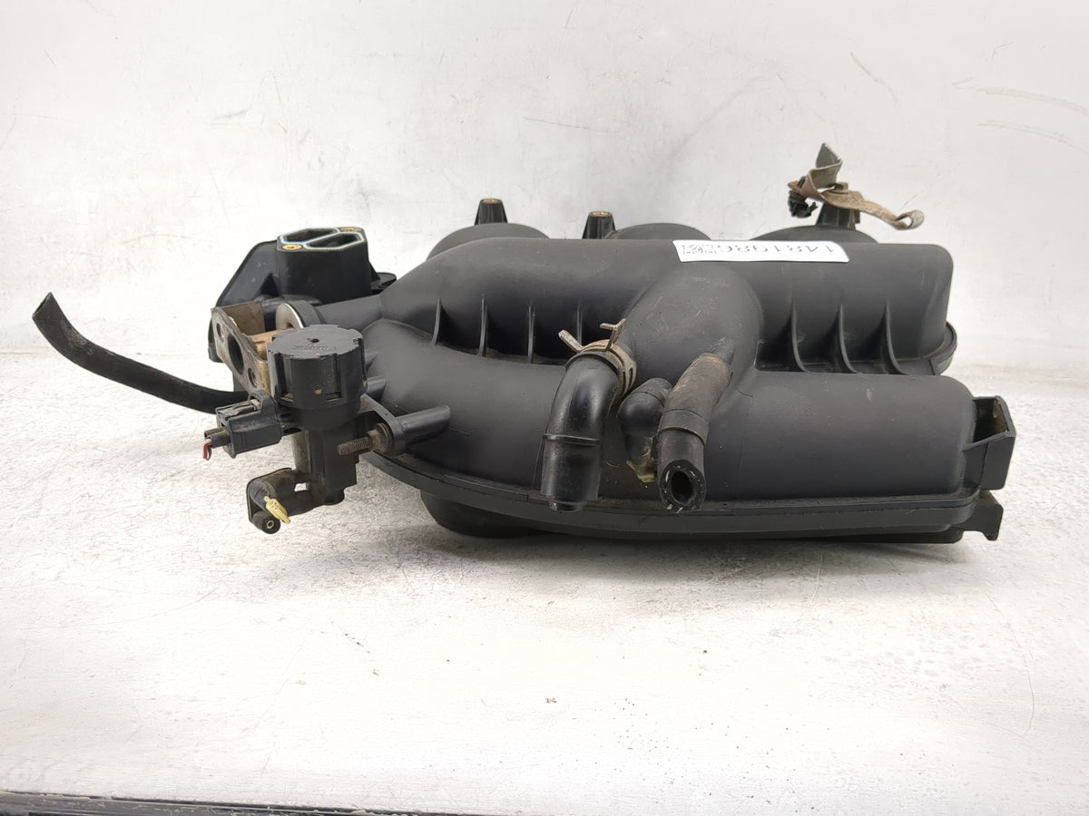 2002 Ford Escape Air Intake Manifold P/N:XL8E-9424-CD Fits OEM Used Auto Parts - Oemusedautoparts1.com