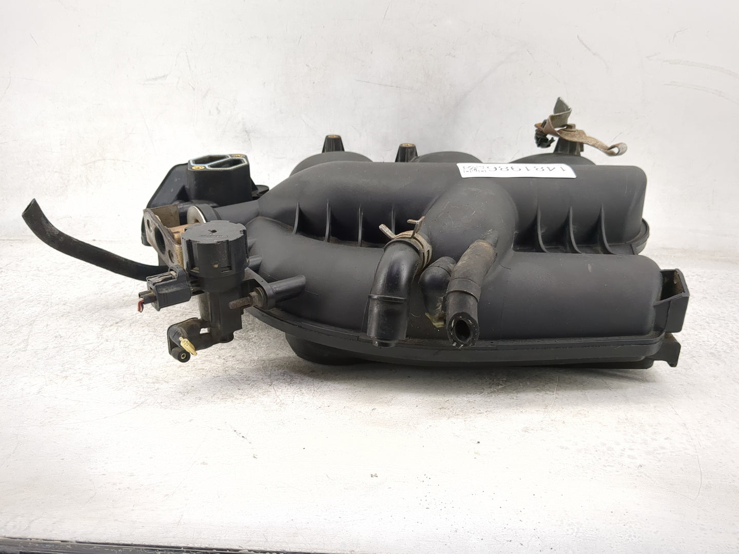 2002 Ford Escape Air Intake Manifold P/N:XL8E-9424-CD Fits OEM Used Auto Parts - Oemusedautoparts1.com