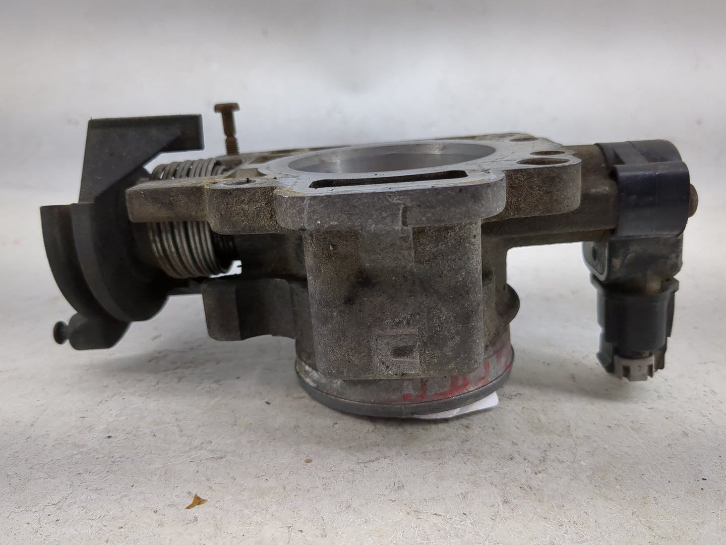 2002 Ford Escape Throttle Body P/N:F5RF 9B989 Fits OEM Used Auto Parts - Oemusedautoparts1.com