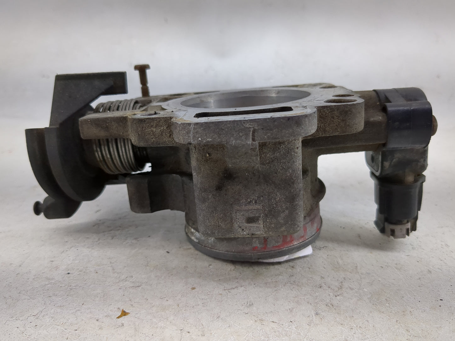 2002 Ford Escape Throttle Body P/N:F5RF 9B989 Fits OEM Used Auto Parts - Oemusedautoparts1.com