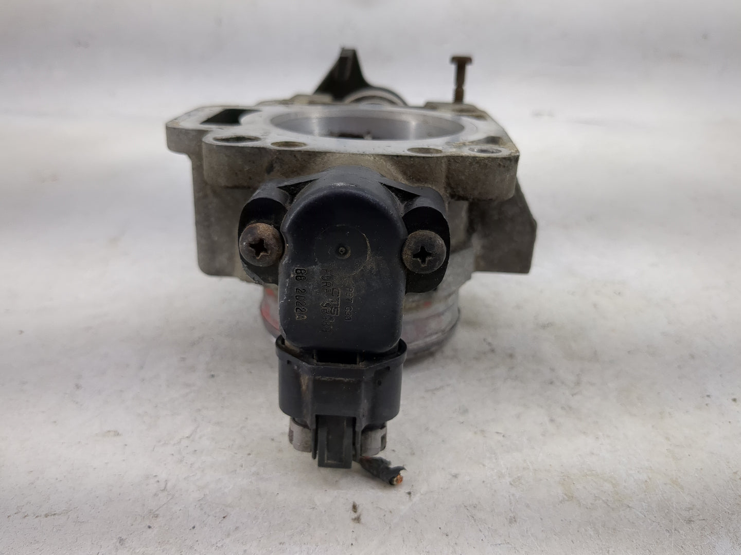 2002 Ford Escape Throttle Body P/N:F5RF 9B989 Fits OEM Used Auto Parts - Oemusedautoparts1.com
