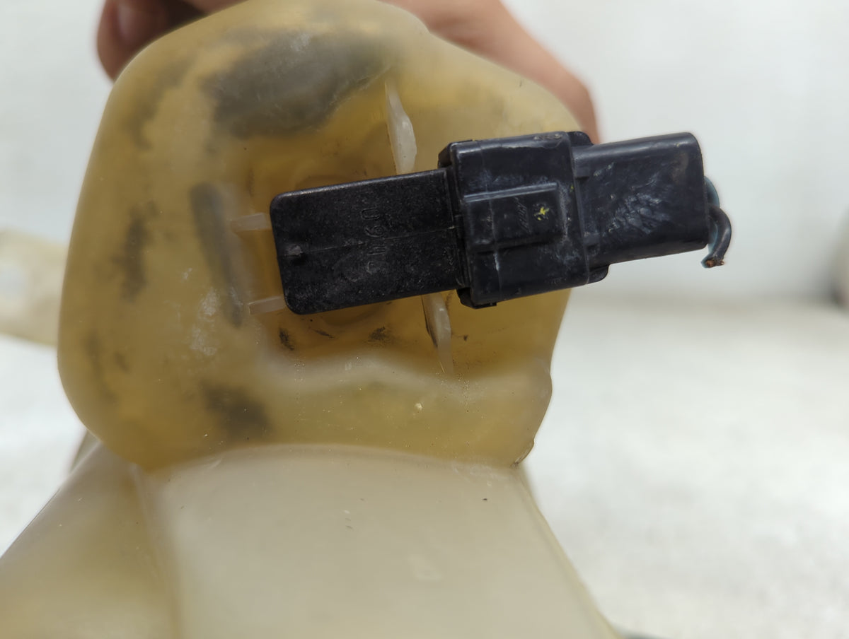 2001-2007 Ford Escape Windshield Washer Fluid Reservoir Bottle Oem 1498751 - Oemusedautoparts1.com