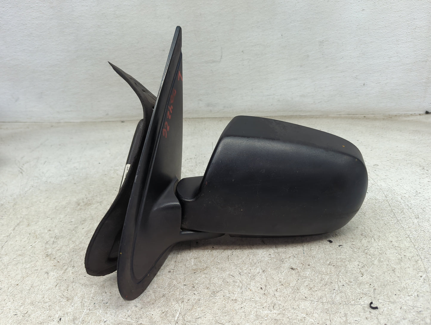 2002 Ford Escape Driver Side View Mirror - Left Door Mirror OEM Used - Oemusedautoparts1.com