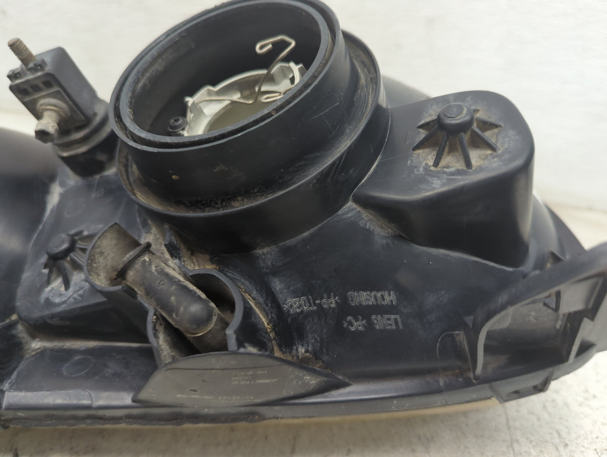2002 Ford Escape Passenger Right Oem Head Light Headlight Lamp - Oemusedautoparts1.com