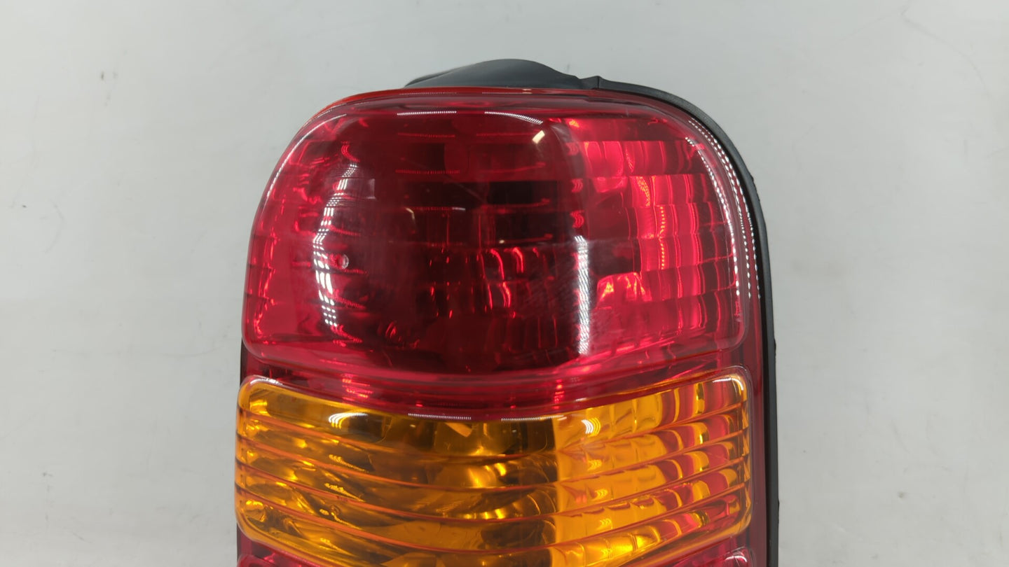 2001-2007 Ford Escape Tail Light Assembly Passenger Right OEM P/N:1L84-13B504-D 4L84-13B504-D Fits OEM Used Auto Parts - Oem