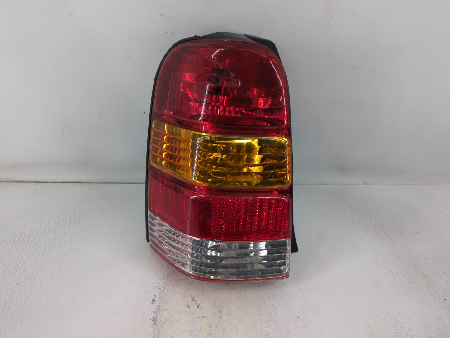 2001-2007 Ford Escape Tail Light Assembly Driver Left OEM P/N:012130857 13411-BC Fits Fits 2001 2002 2003 2004 2005 2006 200