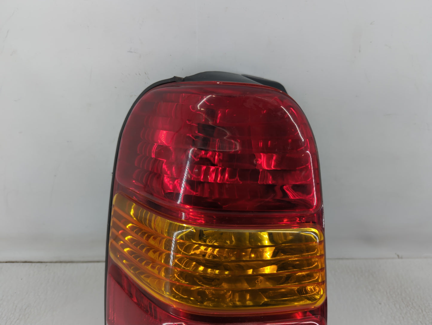 2001-2007 Ford Escape Tail Light Assembly Driver Left OEM P/N:012130857 13411-BC Fits Fits 2001 2002 2003 2004 2005 2006 200