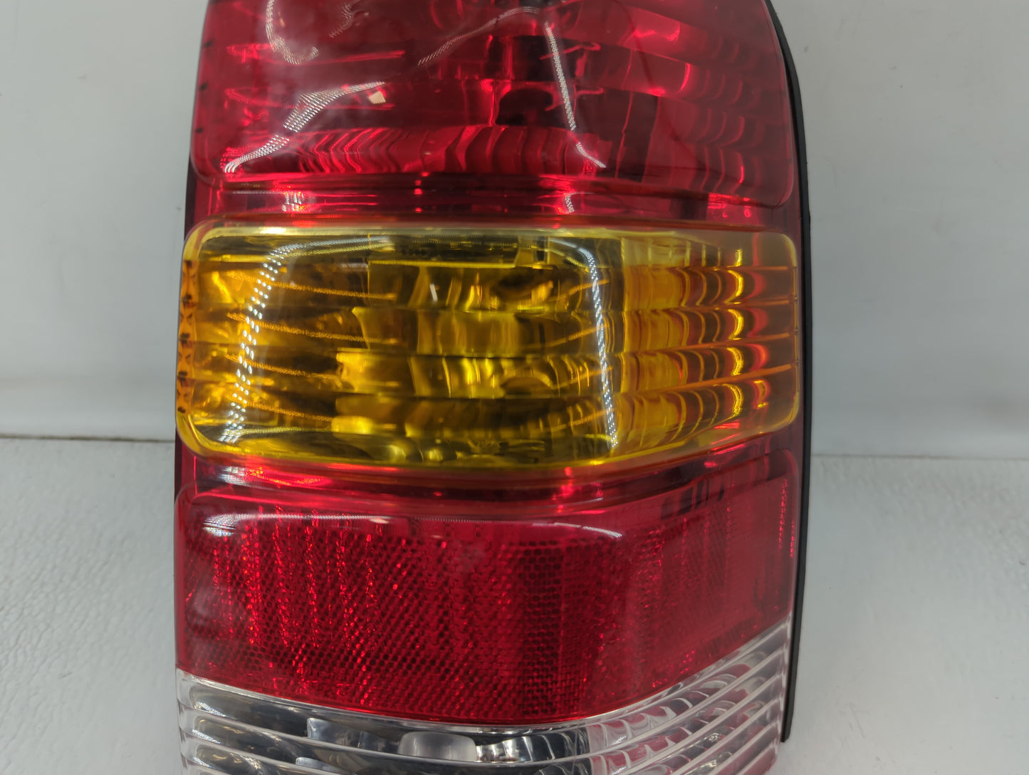 2001-2007 Ford Escape Tail Light Assembly Passenger Right OEM Fits Fits 2001 2002 2003 2004 2005 2006 2007 OEM Used Auto Par