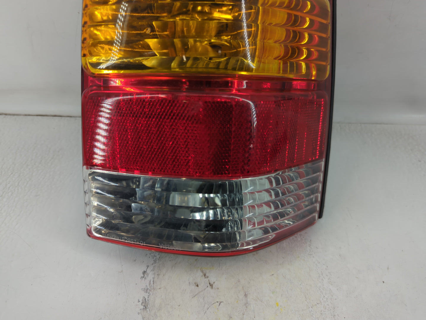 2001-2007 Ford Escape Tail Light Assembly Passenger Right OEM Fits Fits 2001 2002 2003 2004 2005 2006 2007 OEM Used Auto Par