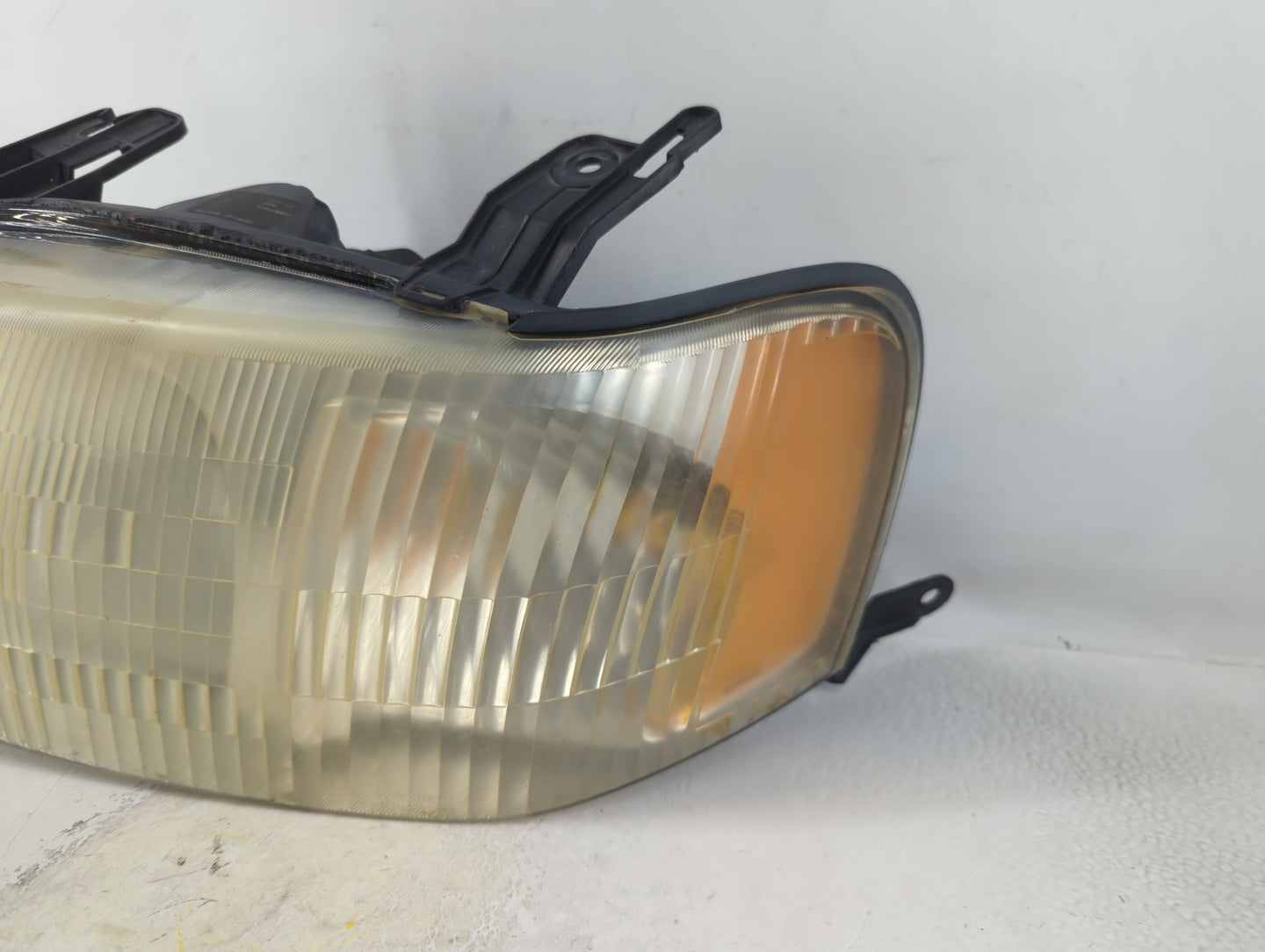 2001-2004 Ford Escape Driver Left Oem Head Light Headlight Lamp - Oemusedautoparts1.com