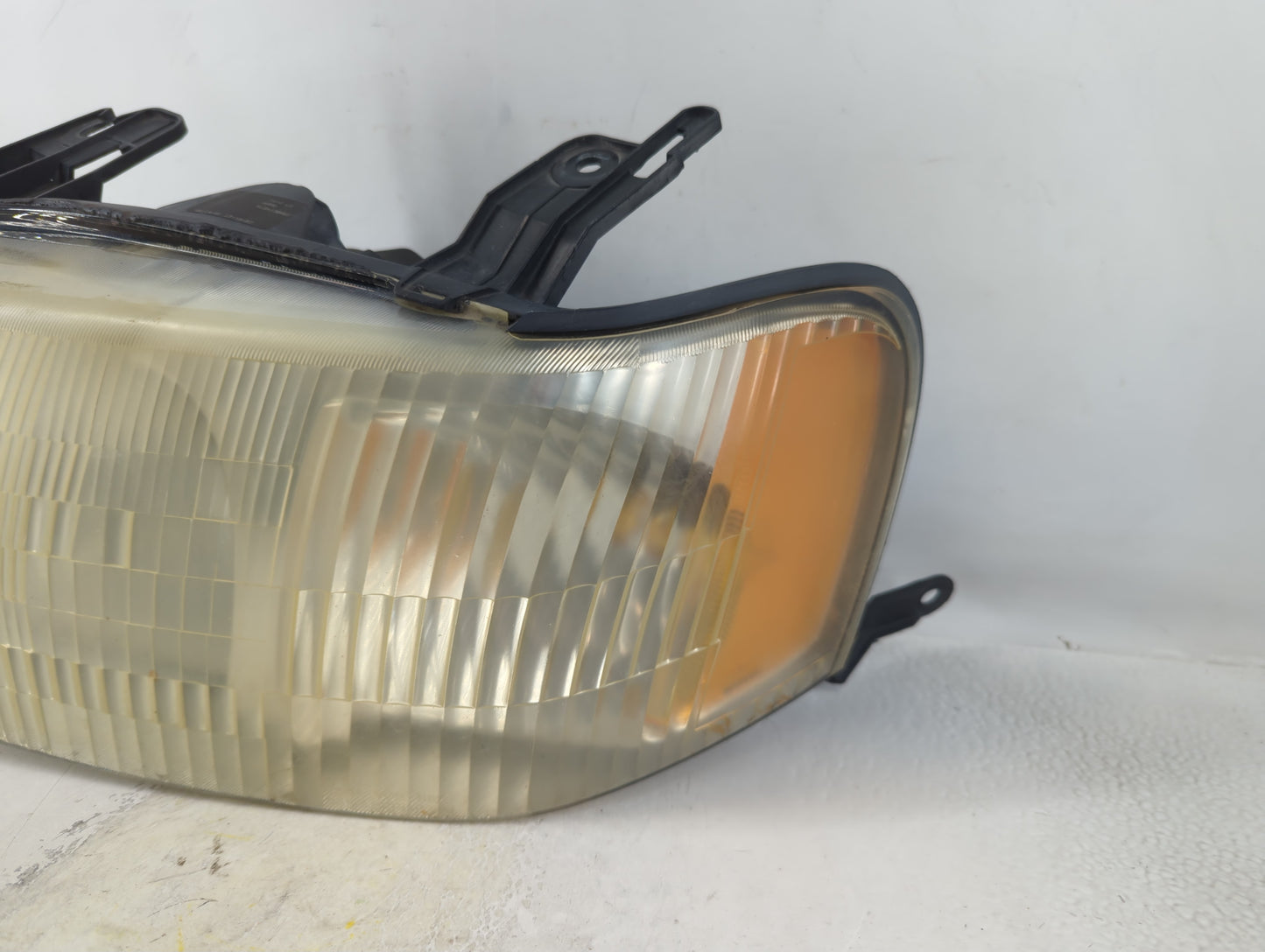 2001-2004 Ford Escape Driver Left Oem Head Light Headlight Lamp - Oemusedautoparts1.com