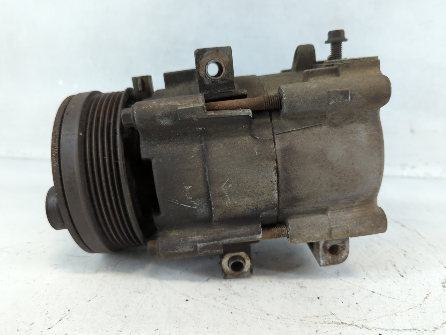 2002-2005 Ford Excursion Air Conditioning A/c Ac Compressor Oem - Oemusedautoparts1.com