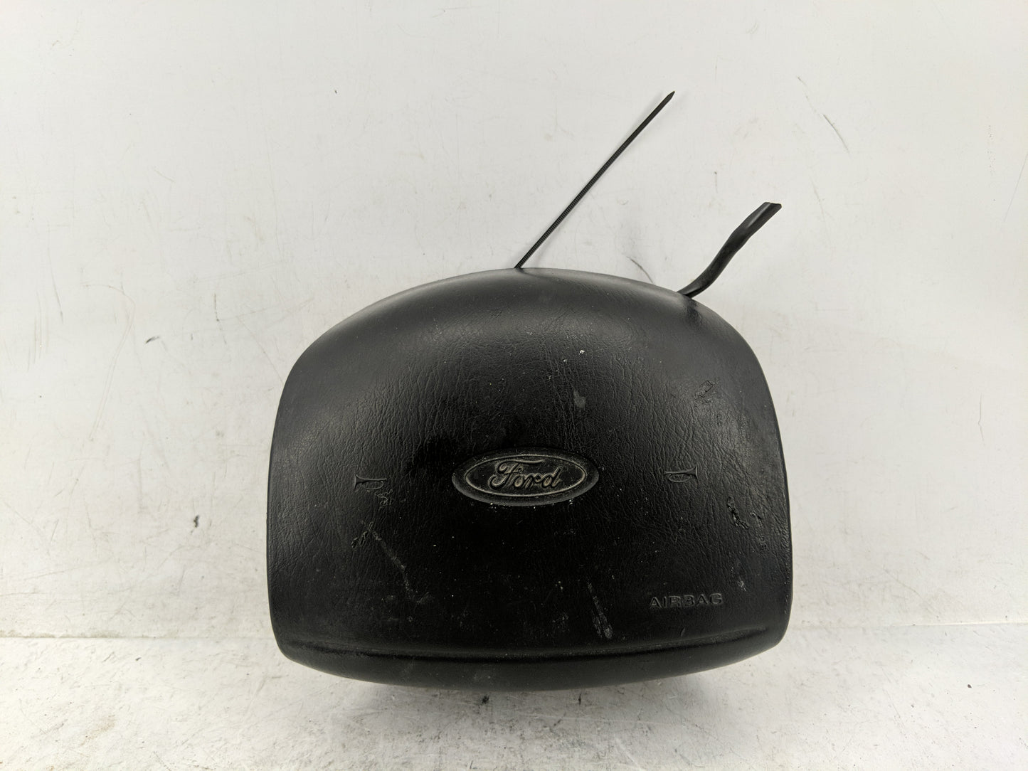 1999-2002 Ford Expedition Air Bag Driver Left Steering Wheel Mounted - Oemusedautoparts1.com