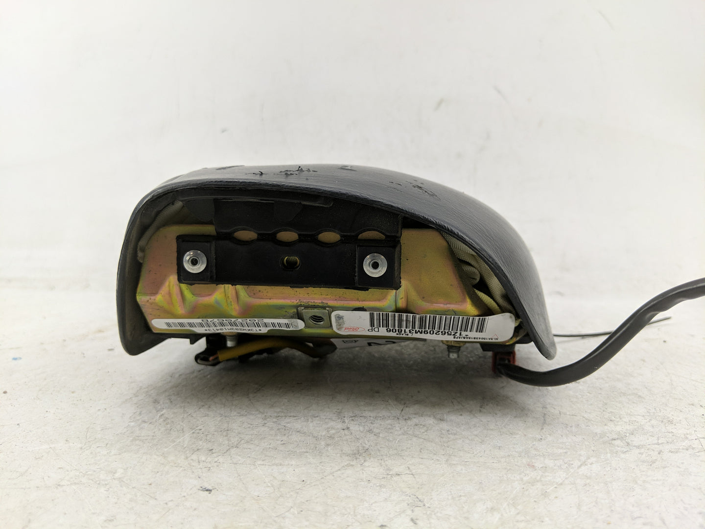 1999-2002 Ford Expedition Air Bag Driver Left Steering Wheel Mounted - Oemusedautoparts1.com