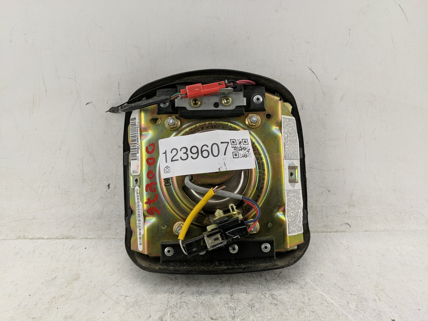 1999-2002 Ford Expedition Air Bag Driver Left Steering Wheel Mounted - Oemusedautoparts1.com