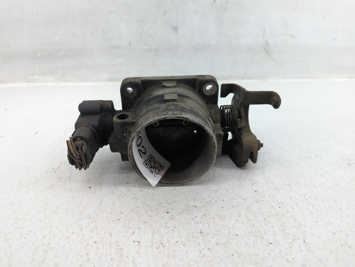 2002 Ford Expedition Throttle Body P/N:2L1U-CA Fits Fits 2000 2001 2003 2004 OEM Used Auto Parts - Oemusedautoparts1.com