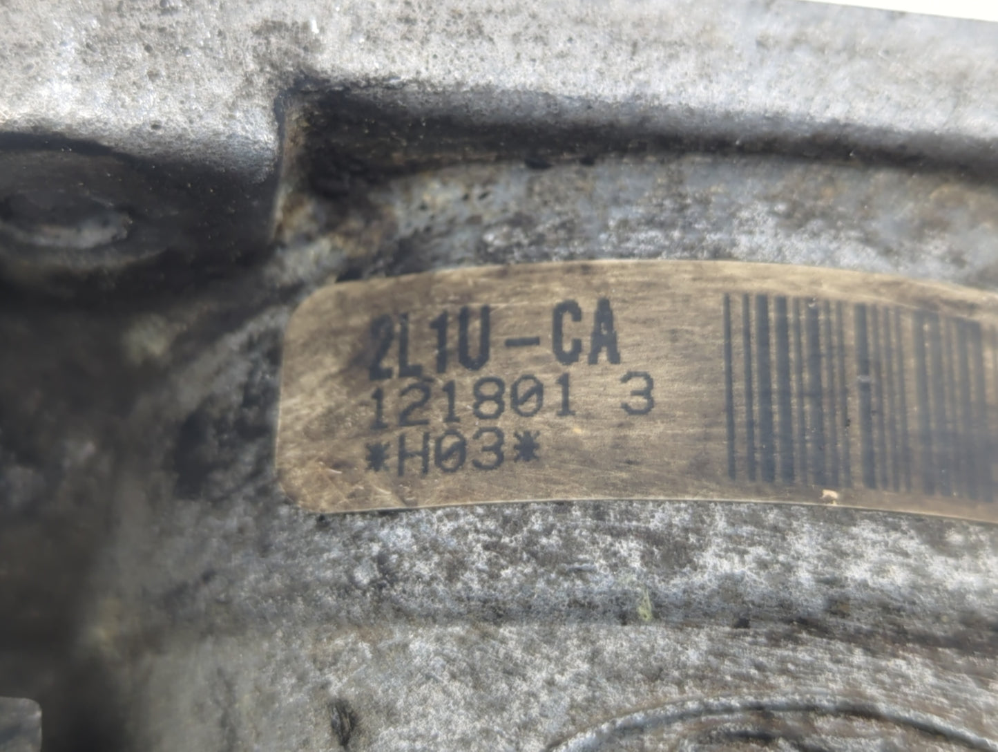 2002 Ford Expedition Throttle Body P/N:2L1U-CA Fits Fits 2000 2001 2003 2004 OEM Used Auto Parts - Oemusedautoparts1.com