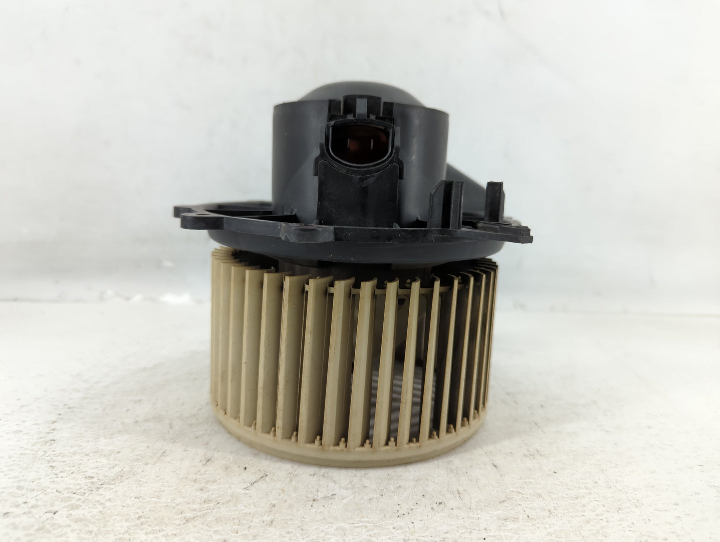 2002 Ford Expedition Rear Heater AC Blower Motor P/N:2L3H-19805-AA Fits Fits 2000 2001 2003 2004 OEM Used Auto Parts - Oemus