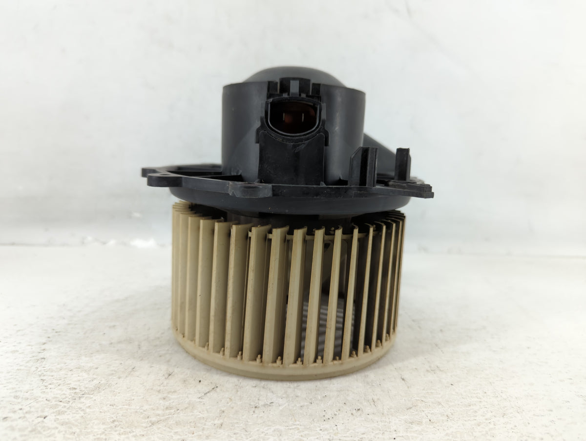 2002 Ford Expedition Heater AC Blower Motor P/N:2L3H-19805-AA Fits Fits 2000 2001 2003 2004 OEM Used Auto Parts - Oemusedaut