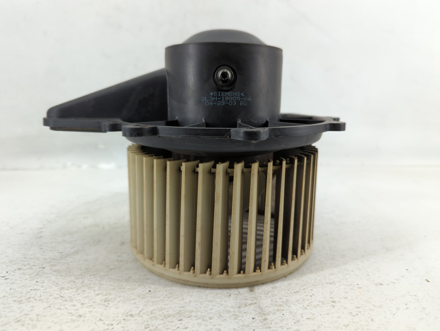 2002 Ford Expedition Rear Heater AC Blower Motor P/N:2L3H-19805-AA Fits Fits 2000 2001 2003 2004 OEM Used Auto Parts - Oemus